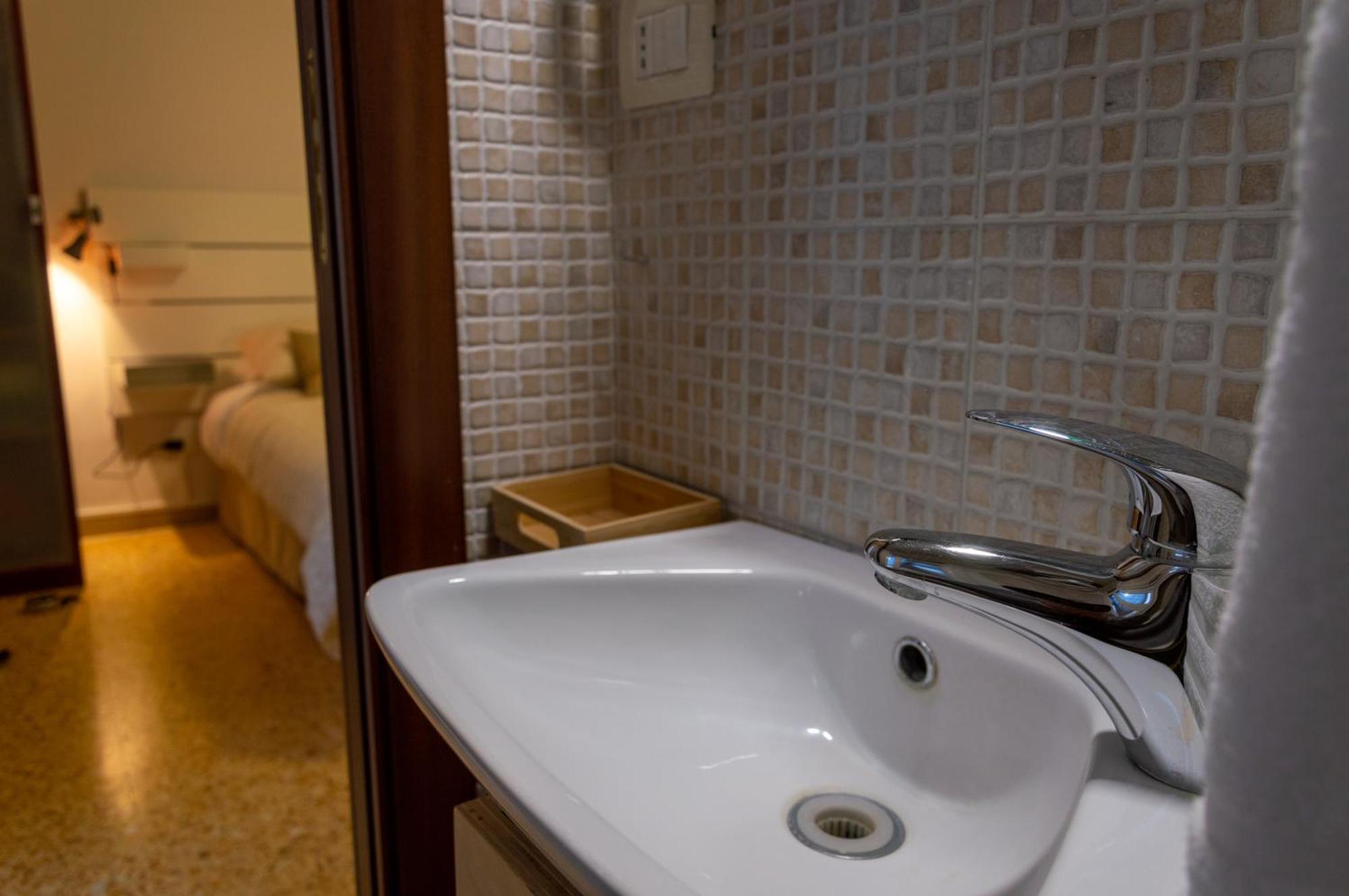 Testaccio Xix-Xxv Bed And Breakfast Rome Exterior photo